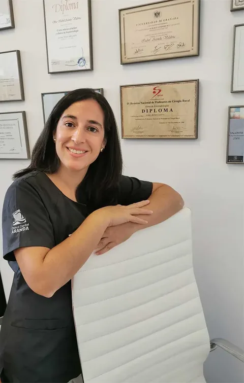 Dra. Isabel Aranda en Clínica Dental Aranda